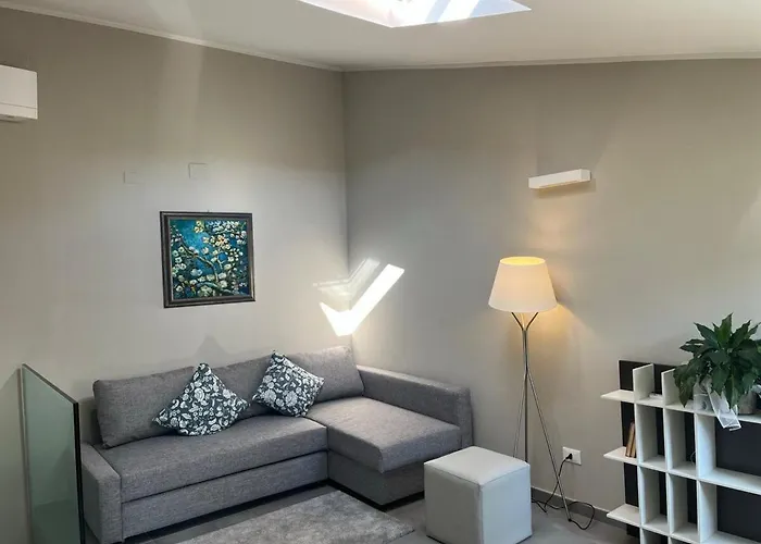 Cozy Private Historic Center *