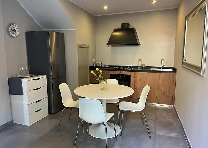 Cozy Private Historic Center